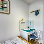 Daire Lipa Korta - Family Apt, 15 Min Walk To Parentino & Pical Beaches Poreč