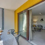 Lipa Korta - Family Apt, 15 Min Walk To Parentino & Pical Beaches