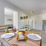 Lipa Korta - Family Apt, 15 Min Walk To Parentino & Pical Beaches Poreč