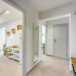 Daire Lipa Korta - Family Apt, 15 Min Walk To Parentino & Pical Beaches Poreč
