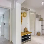 Lipa Korta - Family Apt, 15 Min Walk To Parentino & Pical Beaches Daire