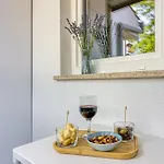 Daire Lipa Korta - Family Apt, 15 Min Walk To Parentino & Pical Beaches