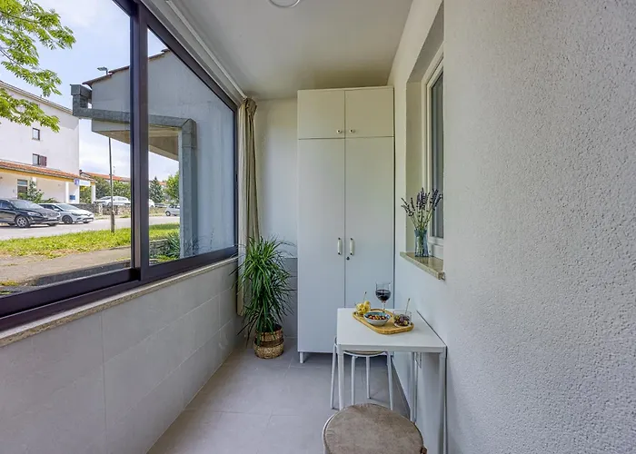 アパート Lipa Korta - Family Apt, 15 Min Walk To Parentino & Pical Beaches *