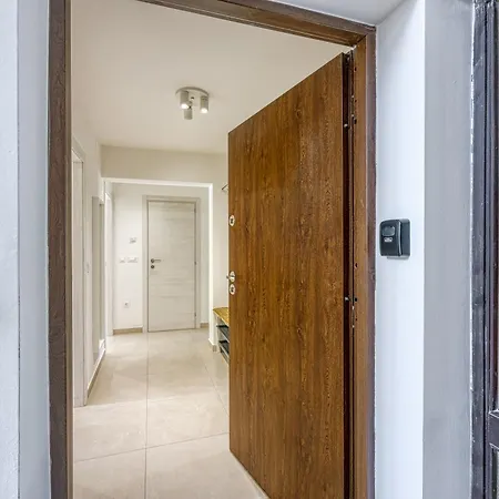 Lipa Korta - Family Apt, 15 Min Walk To Parentino & Pical Beaches Apartamento Poreč