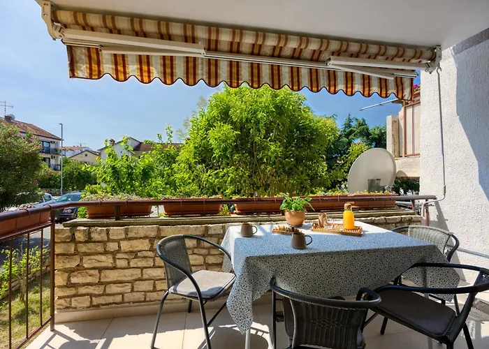 Appartamento Lipa Korta - Family Apt, 15 Min Walk To Parentino & Pical Beaches *